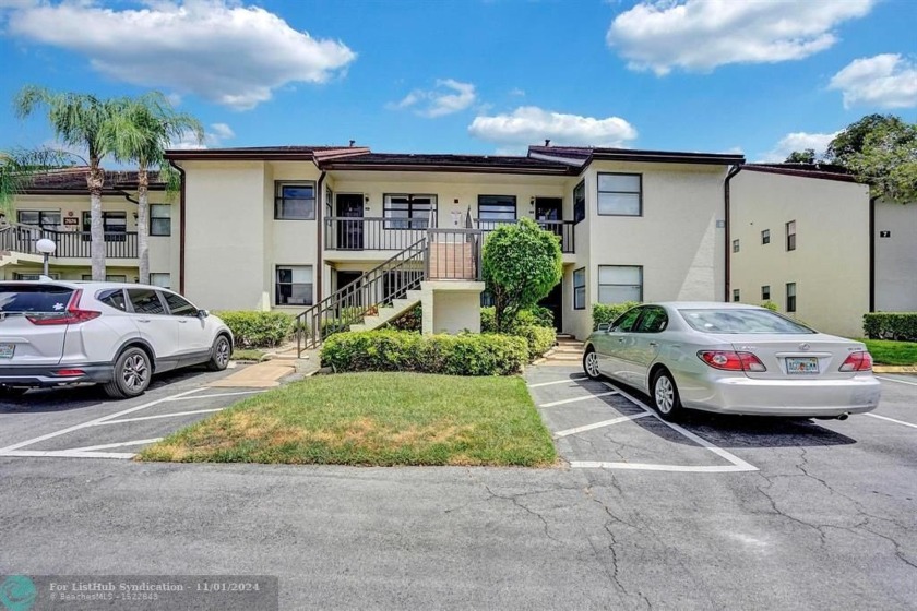 Discover the peaceful ambiance of Lucerne Pointe, a welcoming - Beach Condo for sale in Lake Worth, Florida on Beachhouse.com