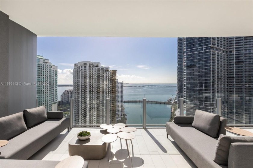 Fully Furnished (Turn-key), Electric Blinds & Closet Build-Outs - Beach Condo for sale in Miami, Florida on Beachhouse.com