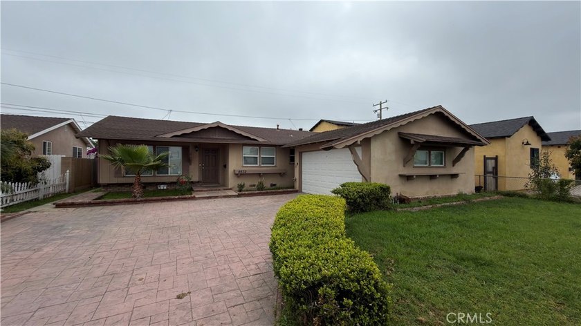 Single-story 3-bedroom, 2-bath home offering 1,790 sq ft on a 5 - Beach Home for sale in Oxnard, California on Beachhouse.com