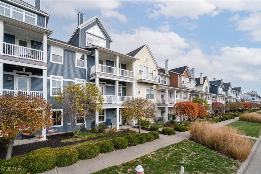 A home like this doesn't come along often. It's the kind of - Beach Townhome/Townhouse for sale in Lorain, Ohio on Beachhouse.com