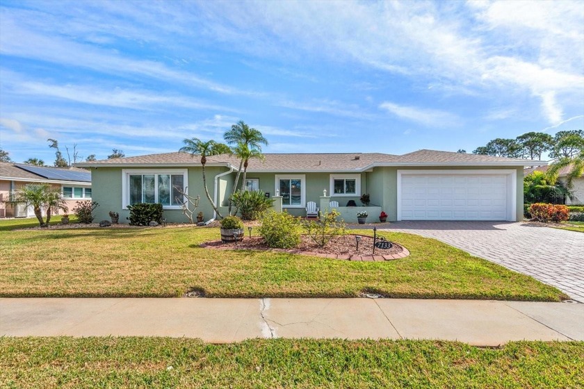 FORE! This beautifully maintained golf course home boasts - Beach Home for sale in Seminole, Florida on Beachhouse.com