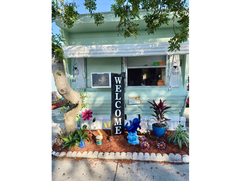 NEW PORT RICHEY, FL. Why pay big money when you can snag this - Beach Home for sale in New Port Richey, Florida on Beachhouse.com