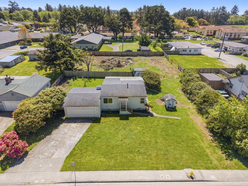 Cute 2 bed 1 bath cottage with sunny kitchen and dining space - Beach Home for sale in Mckinleyville, California on Beachhouse.com