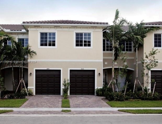 This 2 bed 2 1/2 bathrooms in Calabria Residence townhome in - Beach Townhome/Townhouse for sale in Miramar, Florida on Beachhouse.com
