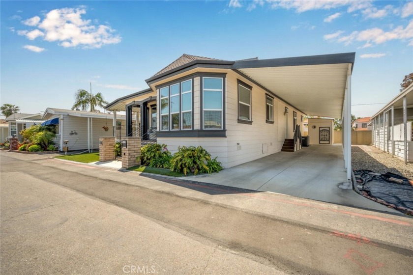 This 55+ Senior Living Park Home Manufactured in 2016 by Skyline - Beach Home for sale in Huntington Beach, California on Beachhouse.com