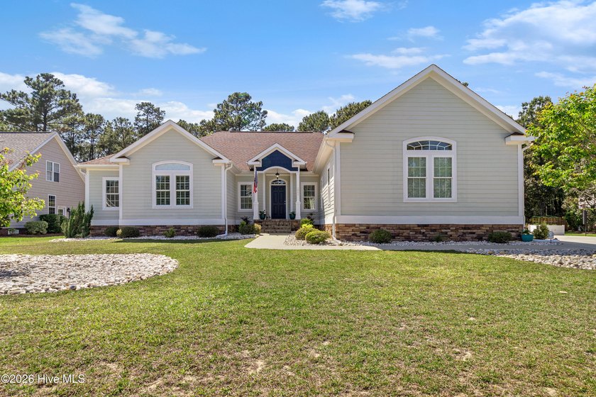 Meticulously maintained 3-bedroom, 2.5-bath ranch-style home - Beach Home for sale in Morehead City, North Carolina on Beachhouse.com