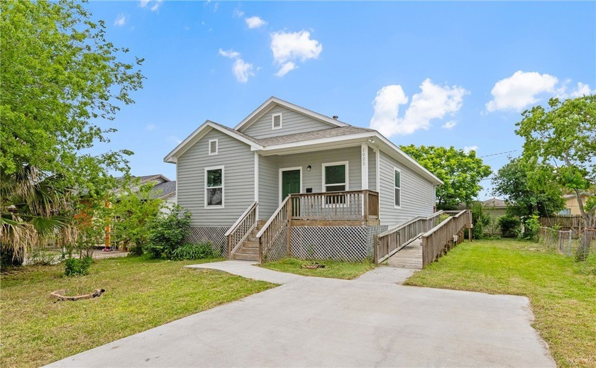 Well-maintained 2019 home featuring 2 bedrooms, 2 baths, and an - Beach Home for sale in Corpus Christi, Texas on Beachhouse.com