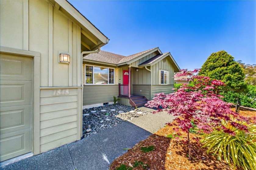 Well built. move-in ready home! This quality built home features - Beach Home for sale in Mckinleyville, California on Beachhouse.com