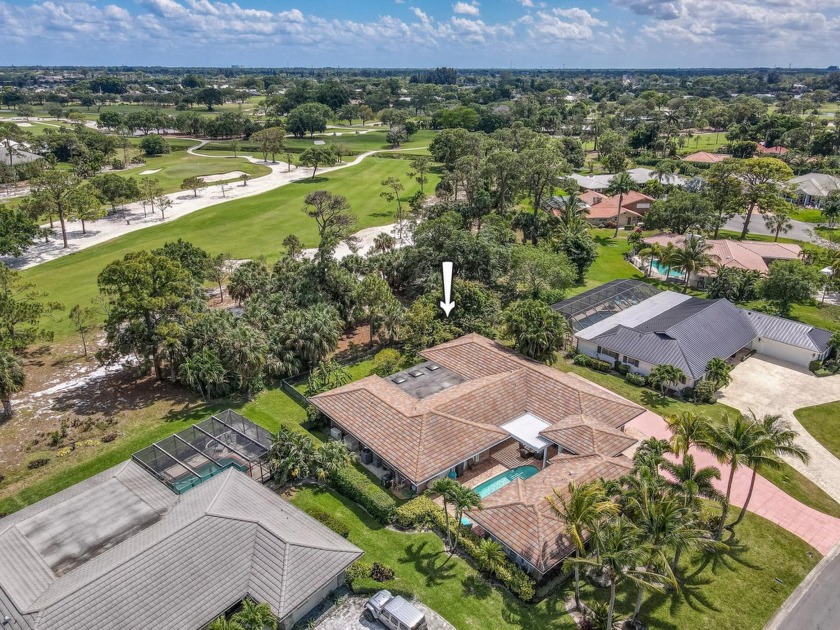 Located in the desirable city of Atlantis, this unique custom - Beach Home for sale in Atlantis, Florida on Beachhouse.com