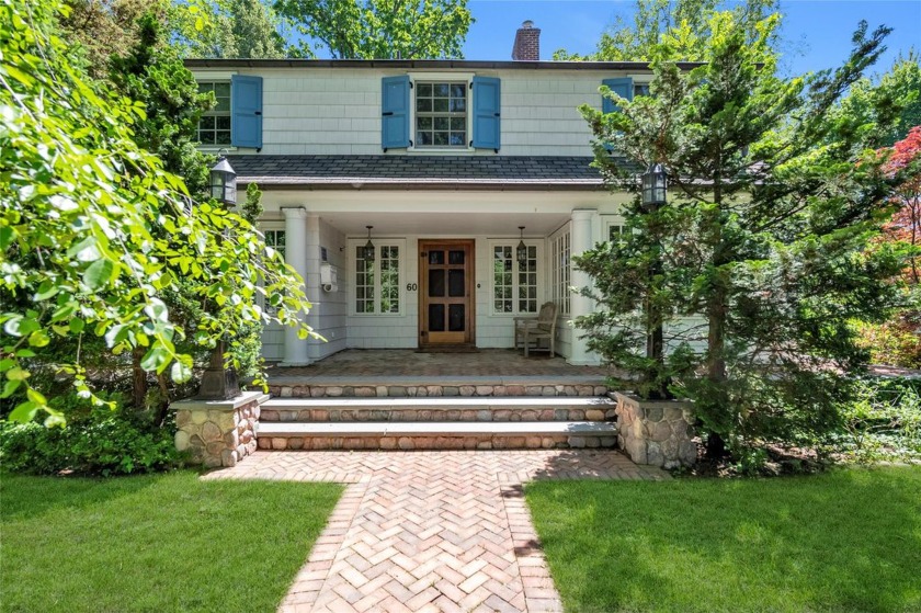 Stunning circa 1920 Colonial completely redone with an eye for - Beach Home for sale in Port Washington, New York on Beachhouse.com