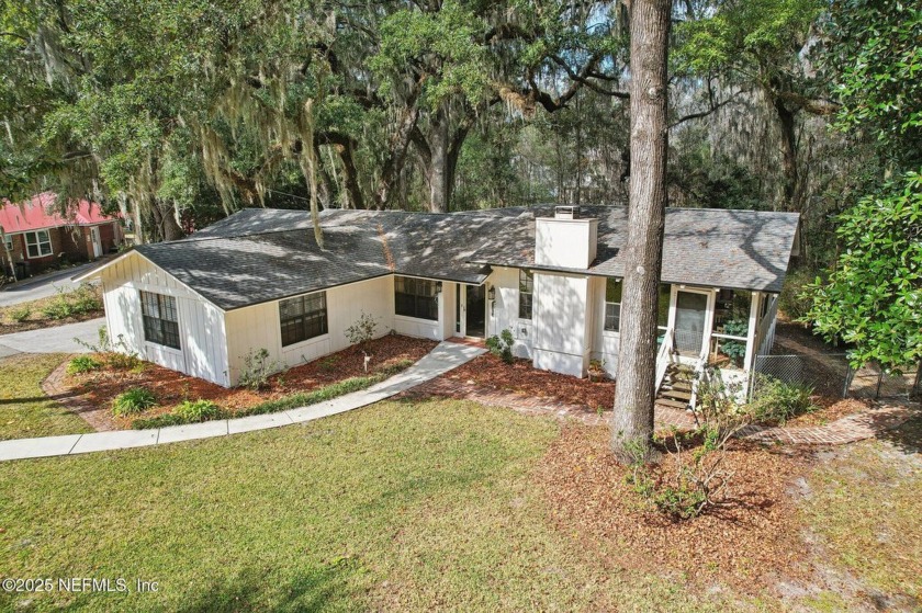 PRICE IMPROVEMENT!!! Welcome to this charming 3-bedroom - Beach Home for sale in Fleming Island, Florida on Beachhouse.com