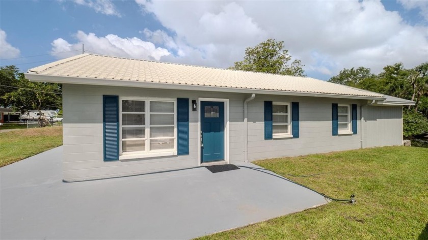 Waterfront! Stunning! Gorgeous! This beautifully updated - Beach Home for sale in Tampa, Florida on Beachhouse.com