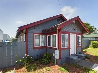 This house has been converted to Two UNITS. A total of around - Beach Home for sale in Eureka, California on Beachhouse.com