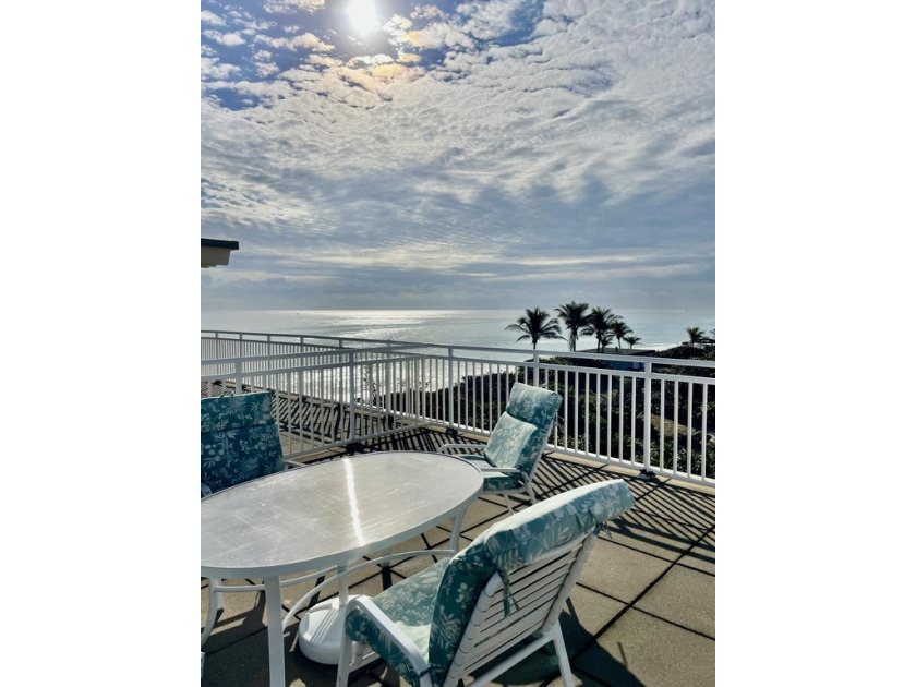 This charming Pied-a-Terre can be your much needed beach get - Beach Condo for sale in South Palm Beach, Florida on Beachhouse.com