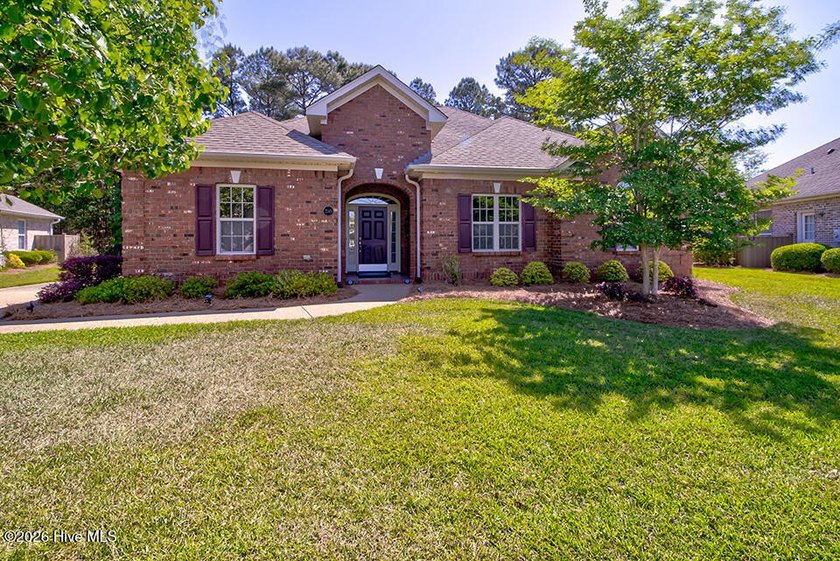 Spacious real brick 3 bedroom home with an extra long driveway - Beach Home for sale in Leland, North Carolina on Beachhouse.com