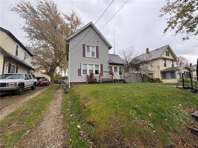 Charming 2-bedroom, 1.5-bath home in Conneaut, Ohio. This - Beach Home for sale in Conneaut, Ohio on Beachhouse.com