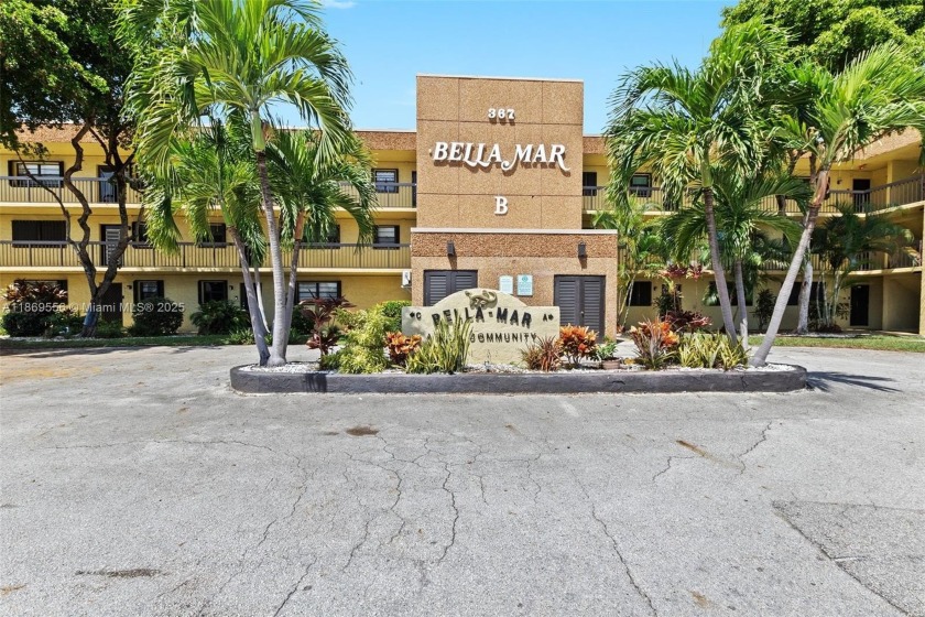 Furnished 2BR/2BA condo in a prime Deerfield Beach location! - Beach Condo for sale in Deerfield Beach, Florida on Beachhouse.com
