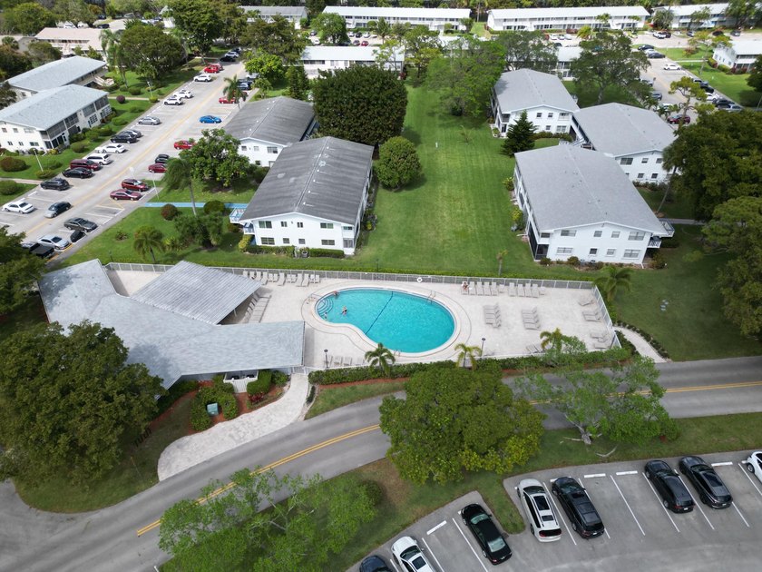 Welcome to this charming 1-bedroom, 1-bath first-floor condo - Beach Condo for sale in Deerfield Beach, Florida on Beachhouse.com