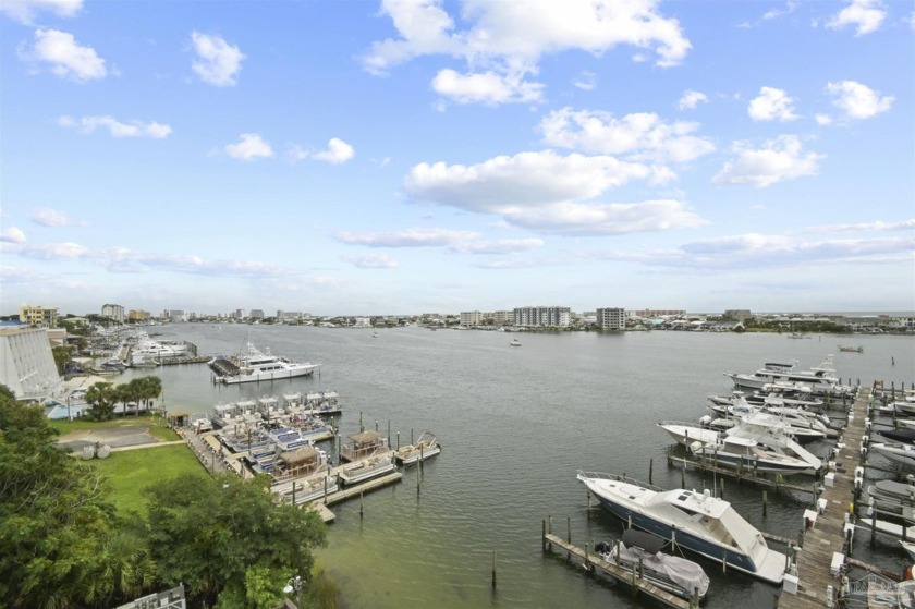A spacious condo and a boat slip on Destin Harbor for under $1M! - Beach Condo for sale in Destin, Florida on Beachhouse.com
