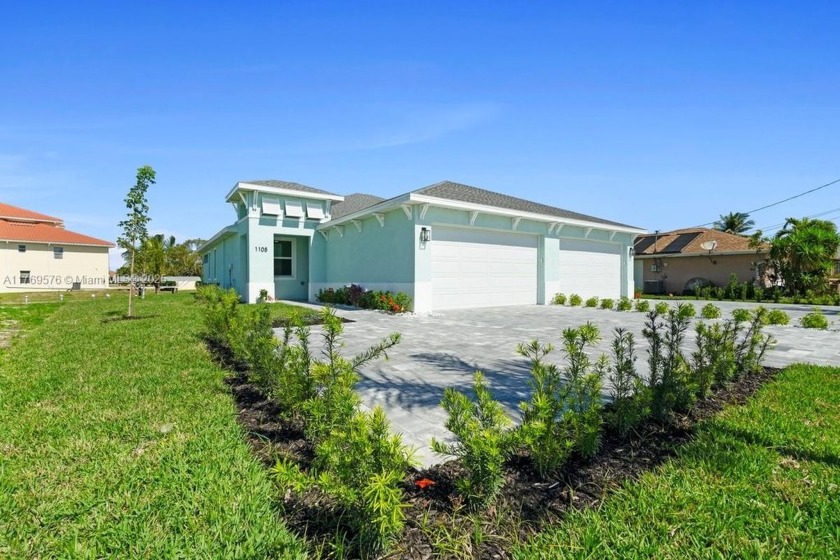 Exquisite Gulf Access residence located in the heart of Cape - Beach Home for sale in Cape Coral, Florida on Beachhouse.com