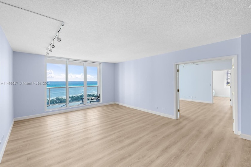 Rare offering: high floor SE corner sprawling 1860 ft.2 direct - Beach Condo for sale in Miami Beach, Florida on Beachhouse.com