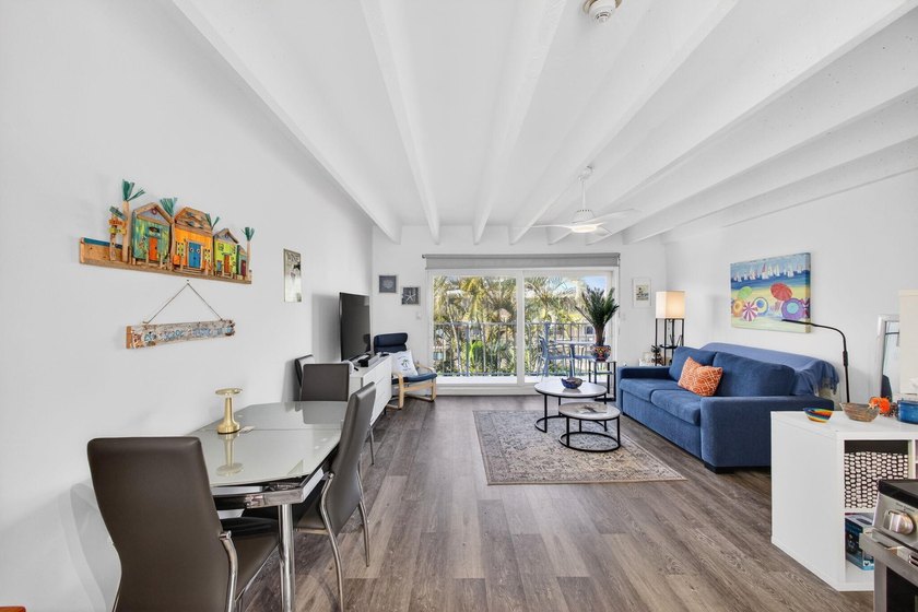 Welcome to your beach getaway! This bright, top-floor studio at - Beach Condo for sale in South Palm Beach, Florida on Beachhouse.com