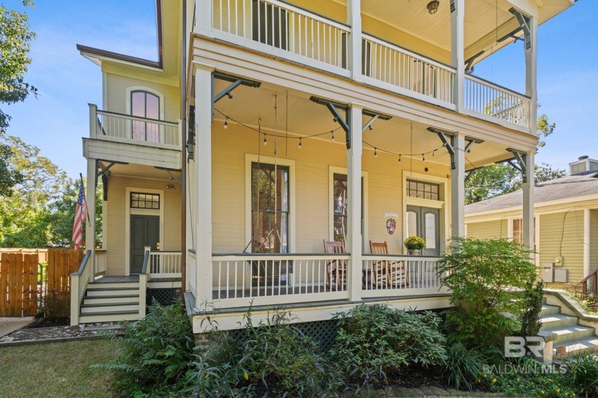 JUST WOW!!! This absolutely gorgeous well-loved home is ready - Beach Home for sale in Mobile, Alabama on Beachhouse.com