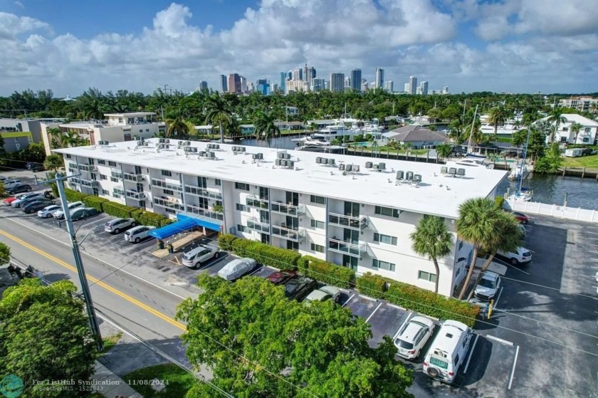 TOTALLY REDONE 2BED/ 2BATH CONDO LOCATED IN A BOUTIQUE BUILDING - Beach Condo for sale in Fort Lauderdale, Florida on Beachhouse.com