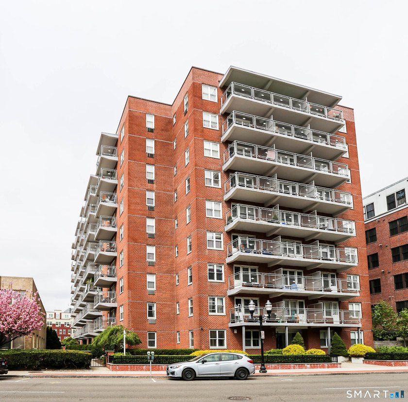 Attention investors! This office condo offers excellent - Beach Condo for sale in Stamford, Connecticut on Beachhouse.com