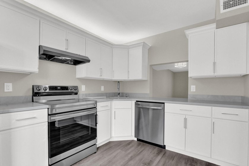 Beautifully renovated and centrally located 3-bedroom, 2.5-bath - Beach Townhome/Townhouse for sale in Greenacres, Florida on Beachhouse.com