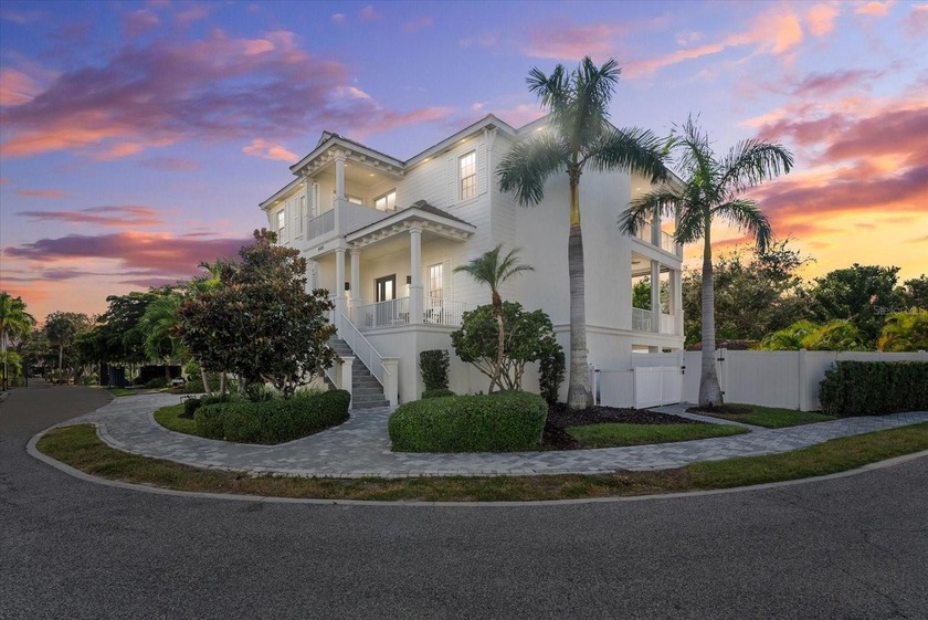 Welcome to La Linda Siesta Key Estates, an exclusive gated - Beach Home for sale in Sarasota, Florida on Beachhouse.com