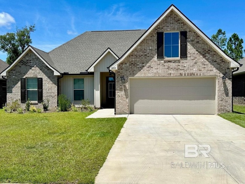 Beautiful, like new GOLD FORTIFIED home in a great low-density - Beach Home for sale in Foley, Alabama on Beachhouse.com