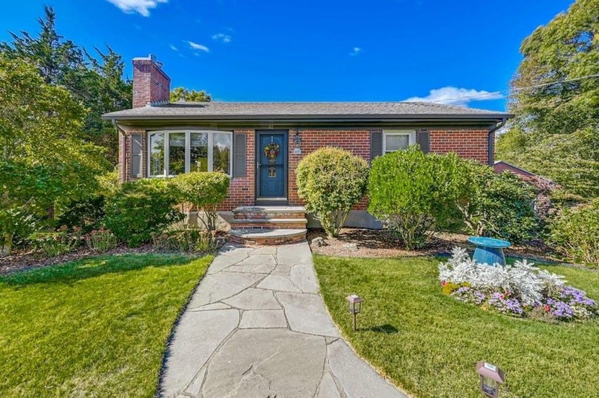 Impeccably Maintained Ranch Home with Finished Basement and - Beach Home for sale in Jamestown, Rhode Island on Beachhouse.com