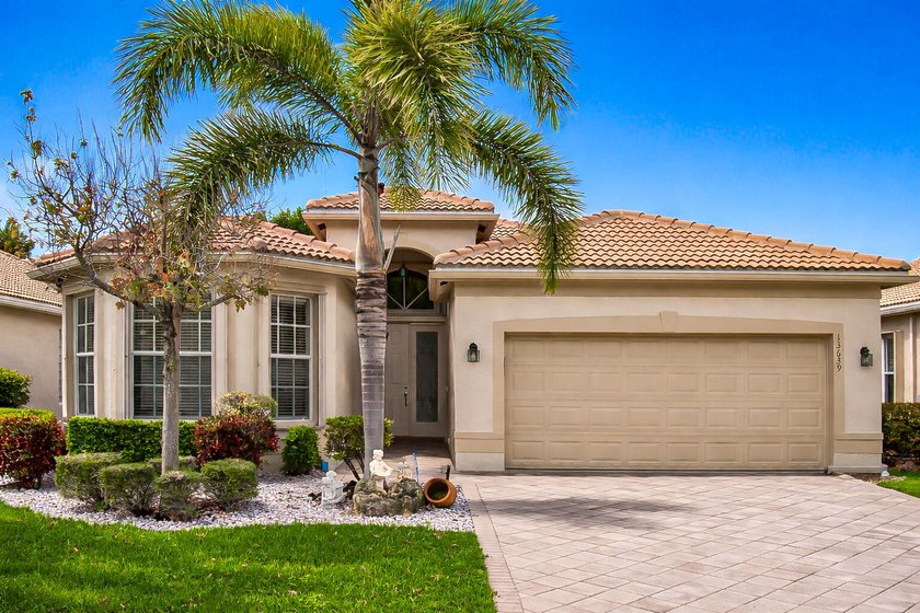 Spacious lakefront home, impeccably maintained & move-in ready - Beach Home for sale in Delray Beach, Florida on Beachhouse.com