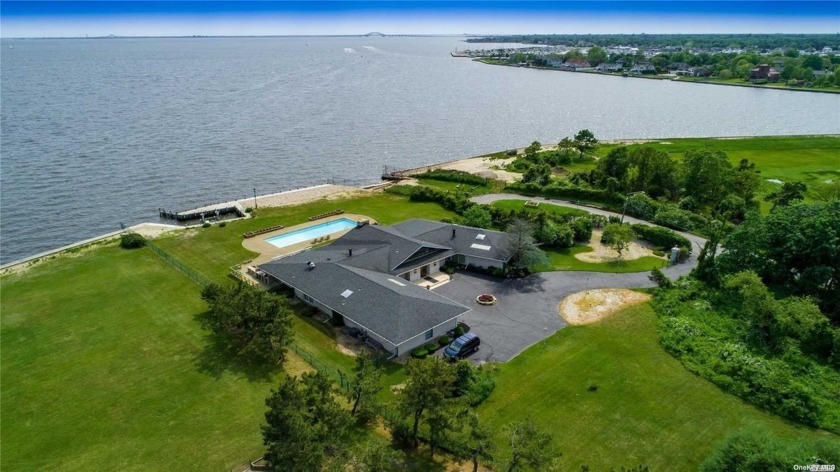 Waterfront! Relax In Privacy In This Secluded, Oversized 7000 Sq - Beach Home for sale in Bay Shore, New York on Beachhouse.com