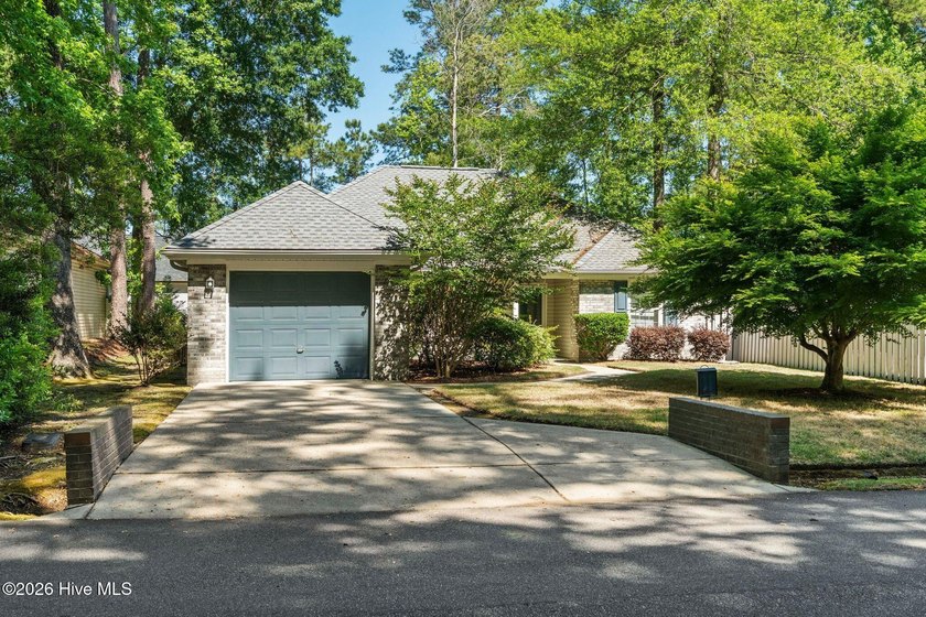Adorable 3 Bdrm/2 Bath home, move-in ready! Many newer features - Beach Home for sale in Carolina Shores, North Carolina on Beachhouse.com
