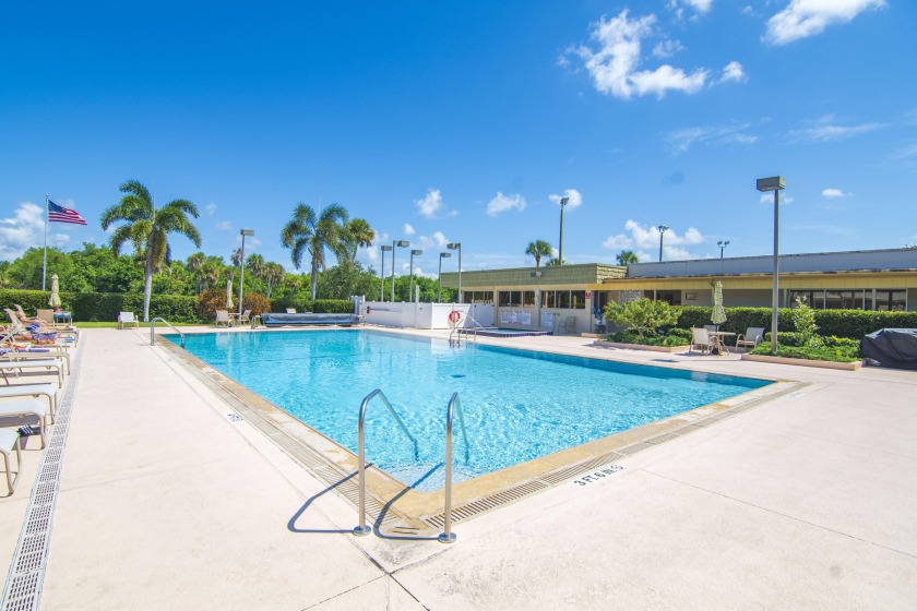 First-floor gem Turn Key in a lively Vista Gardens 55+ - Beach Condo for sale in Vero Beach, Florida on Beachhouse.com