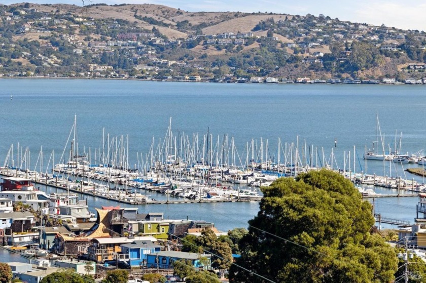 Panoramic Bay View condo nestled on the North side of Sausalito - Beach Condo for sale in Sausalito, California on Beachhouse.com