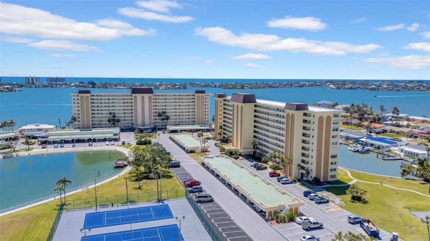 *** NO STORM DAMAGE ON THE 3RD FLOOR*** Welcome home to this - Beach Condo for sale in St. Petersburg, Florida on Beachhouse.com