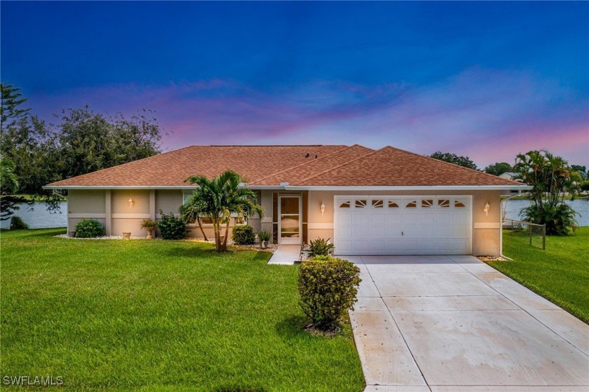 Beautifully updated and maintained 3 bedroom, 2 bath home, with - Beach Home for sale in Fort Myers, Florida on Beachhouse.com