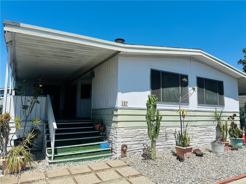 Double Wide Fixer in the exclusive community of Windward Village - Beach Home for sale in Long Beach, California on Beachhouse.com