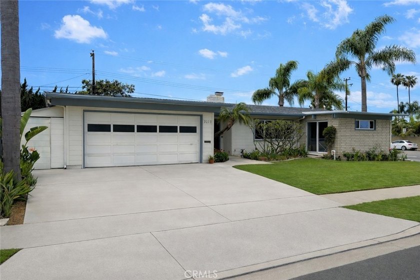 Come check out this late mid-century gem in the state streets of - Beach Home for sale in Costa Mesa, California on Beachhouse.com