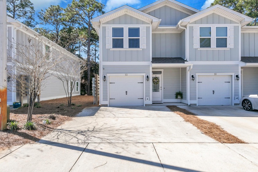 This beautiful end unit features 3 bed/2.5 baths and is located - Beach Townhome/Townhouse for sale in Santa Rosa Beach, Florida on Beachhouse.com