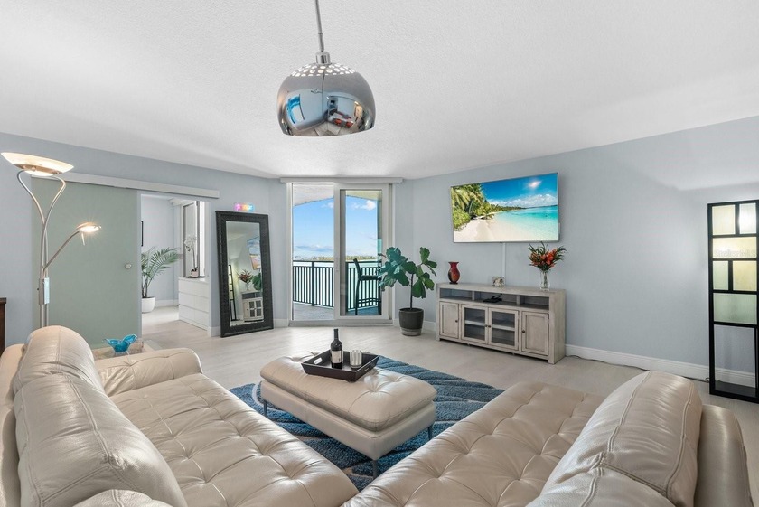 If you are dreaming of the ultimate condominium with - Beach Condo for sale in Sarasota, Florida on Beachhouse.com