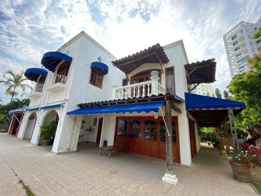 We are excited to present this spectacular beachfront home in - Beach Home for sale in Río Hato,  on Beachhouse.com