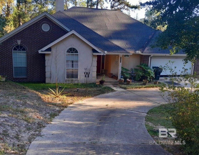 One level Brick home.  Great room with 16 ft. vaulted ceiling - Beach Home for sale in Daphne, Alabama on Beachhouse.com