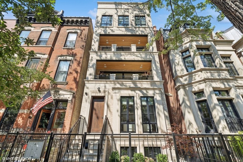 PRIME Lincoln Park 4 all ensuite bed, 4.5 bath, duplex-down on - Beach Townhome/Townhouse for sale in Chicago, Illinois on Beachhouse.com