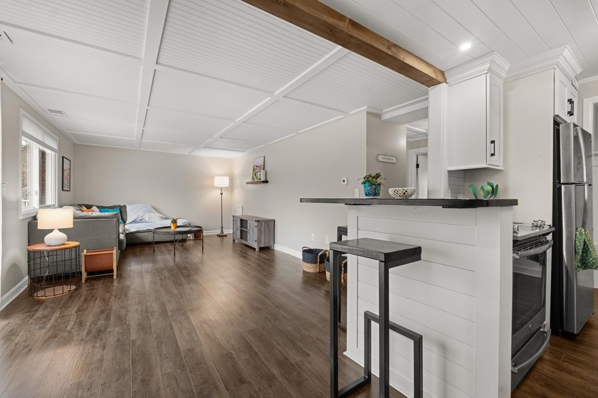This beautifully renovated top-floor condo is located less than - Beach Condo for sale in Hampton, New Hampshire on Beachhouse.com