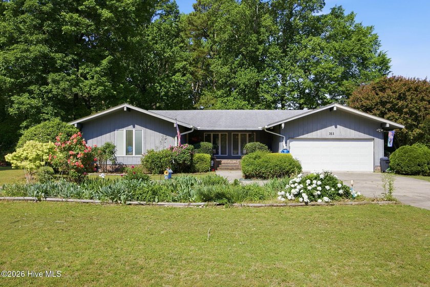 Welcome Home! Tucked near the golf course and just minutes from - Beach Home for sale in Edenton, North Carolina on Beachhouse.com