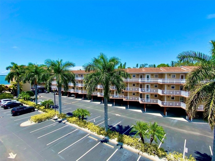 Welcome to this beautifully designed one-bedroom, two-bathroom - Beach Condo for sale in Dunedin, Florida on Beachhouse.com